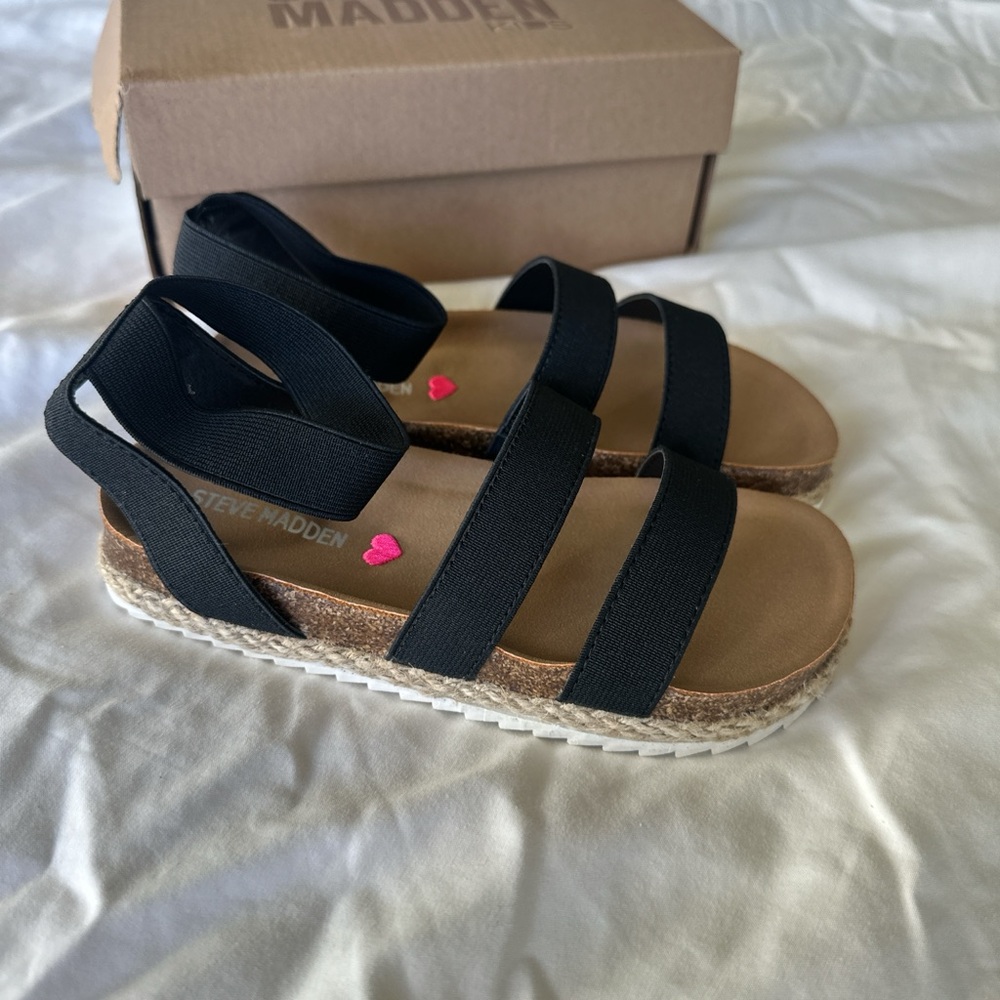 Steve Madden Black and Tan Kids Sandals